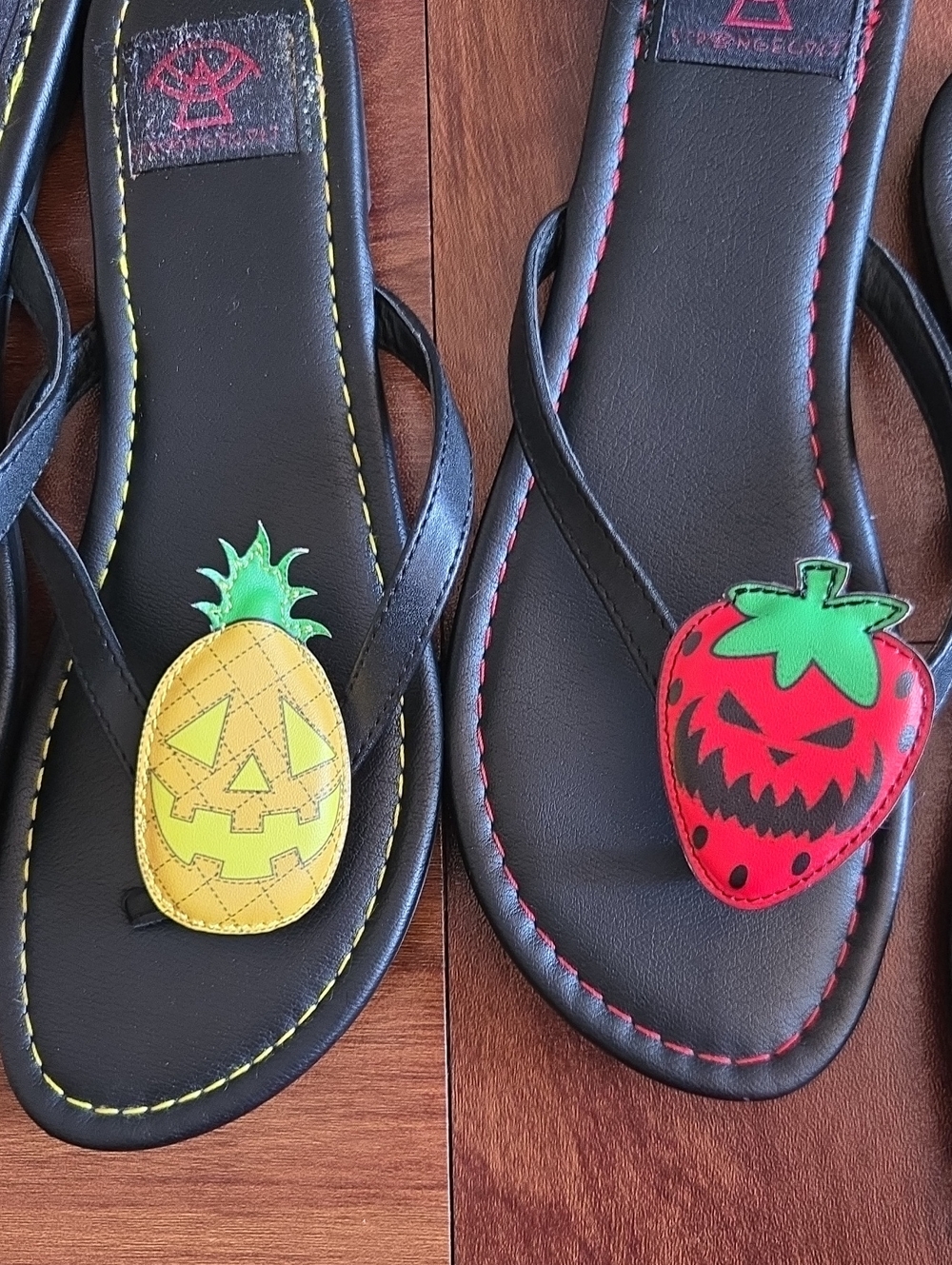 STRANGECVLT Flip Flops 2 Pr w/ Pumpkin Pineapple &  Strawberry Appliqués  Sz 8